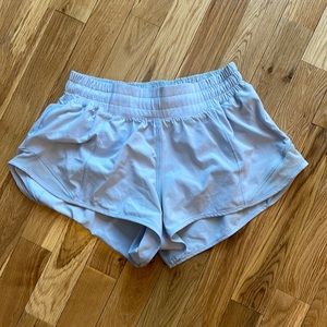 Lululemon Hotty Hot Short Low Rise, 2.5 Daydream
